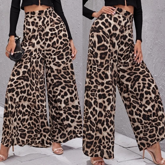 Leopard Print Wide Leg Pants - Picture 2 of 4